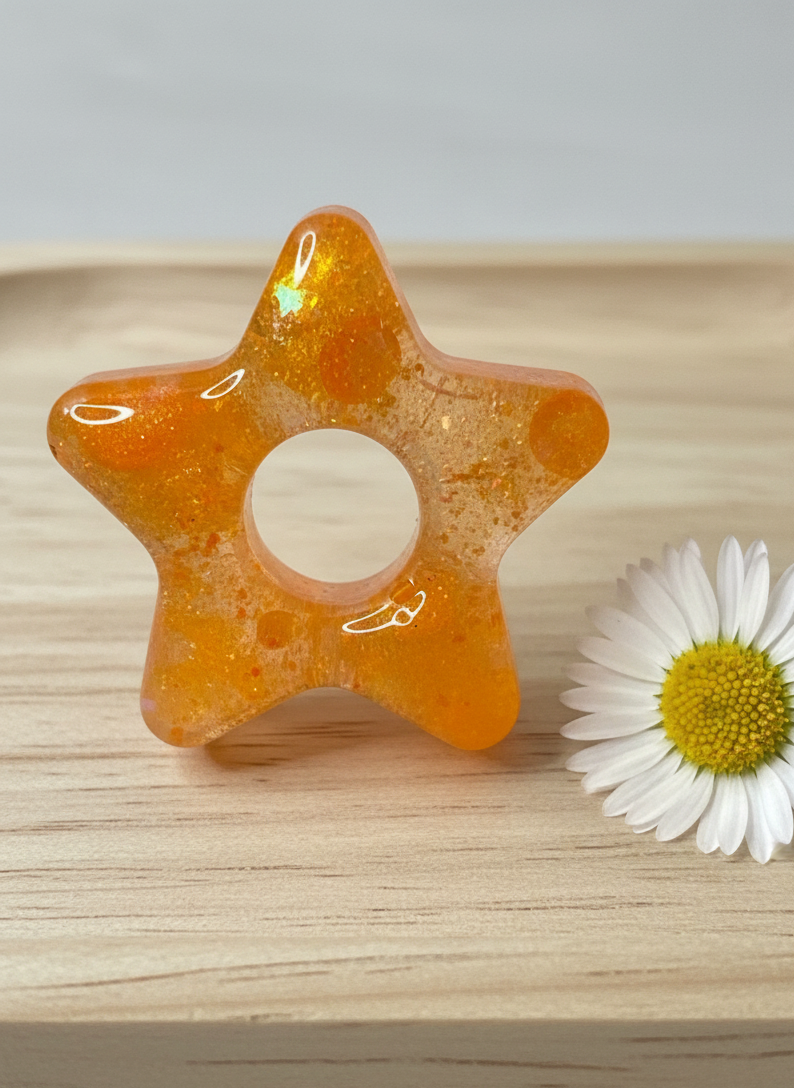 PAMPILLE : Boucles d'oreilles étoiles en résine