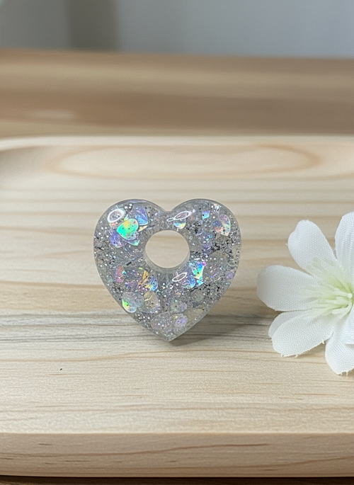 PAMPILLE : Boucles d'oreilles coeurs résine