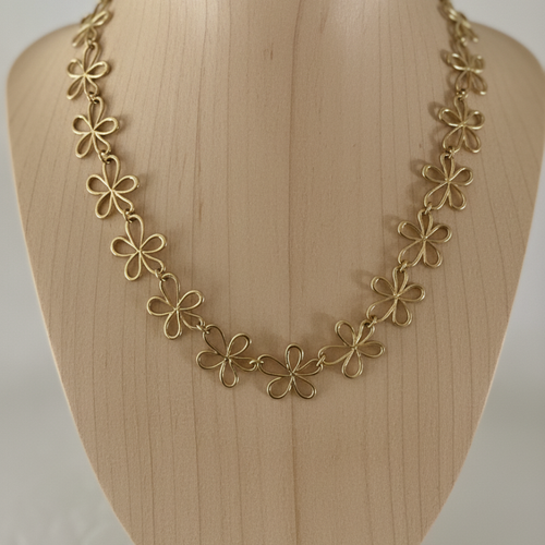 Collier Pendentif Fleurs Découpées en Acier Inoxydable Doré