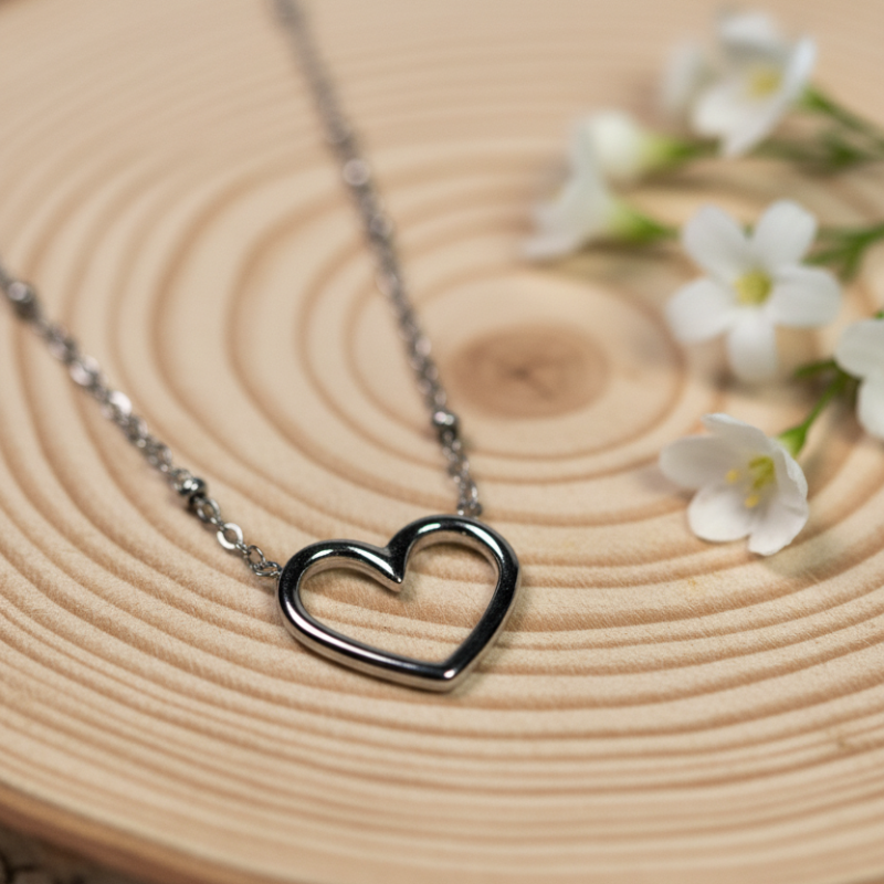 Collier Cœur Ajouré en Acier Inoxydable